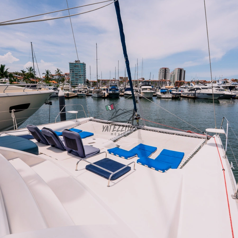 Catamaran Tour Puerto Vallarta – Michelle 48″ 0001
