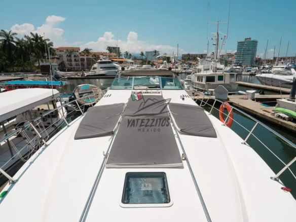 Rent and boat Puerto Vallarta | Ándale Sea Ray 50ft - 0001