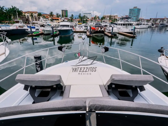 Tour a Puerto Vallarta – Yate Calypso Cruiser 43″ 002