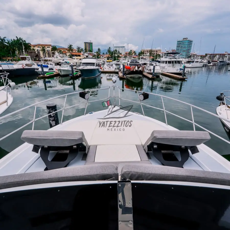 Tour a Puerto Vallarta – Yate Calypso Cruiser 43″ 002