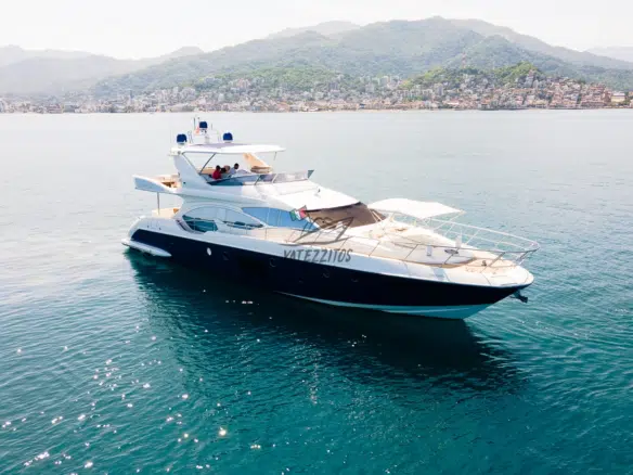 Yates Puerto Vallarta – Yate Defyen Azimut 75″ 007