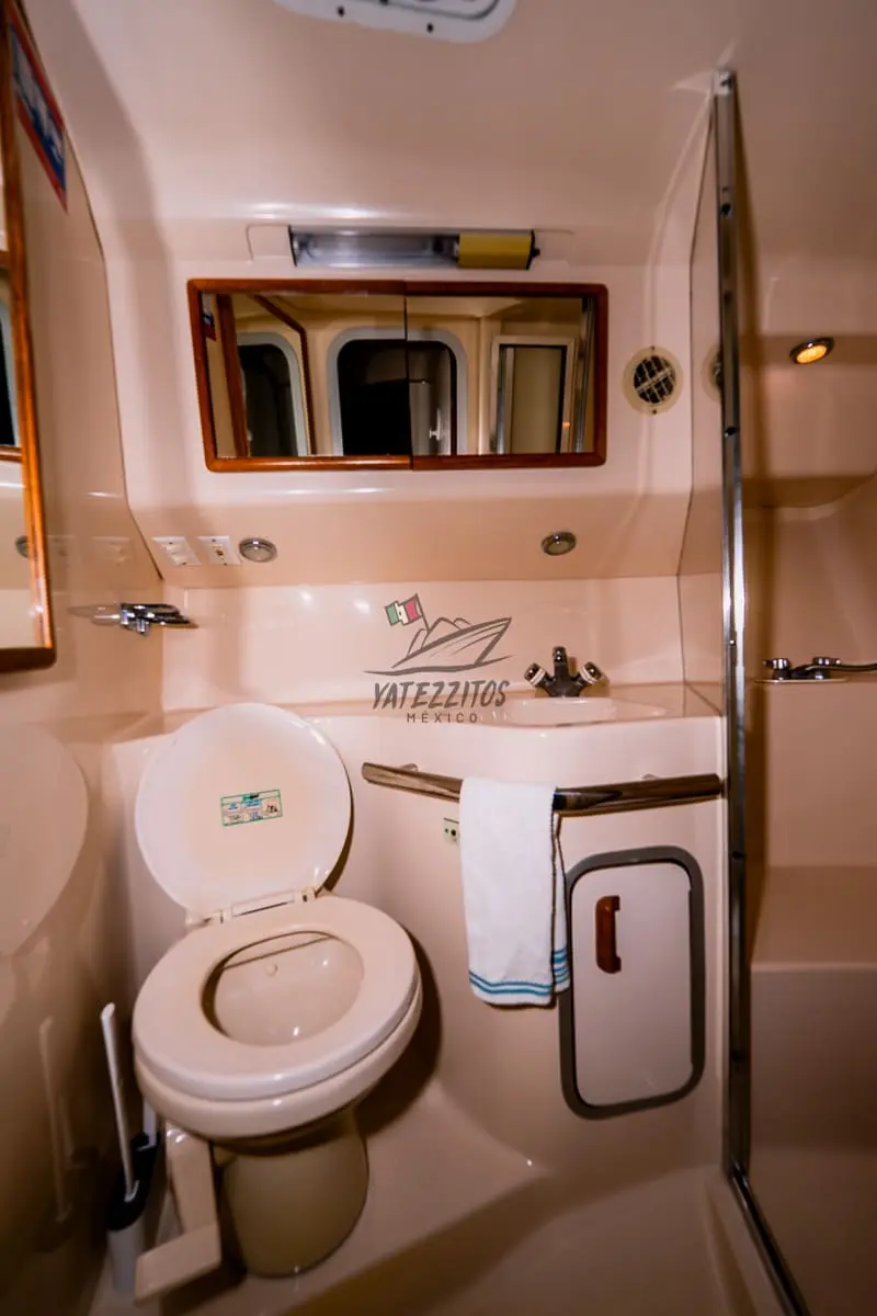 Boat Rental Puerto Vallarta – Delta Sea Ray 42″ 010
