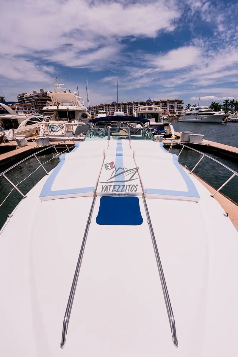 Boat Rental Puerto Vallarta – Delta Sea Ray 42″ 002
