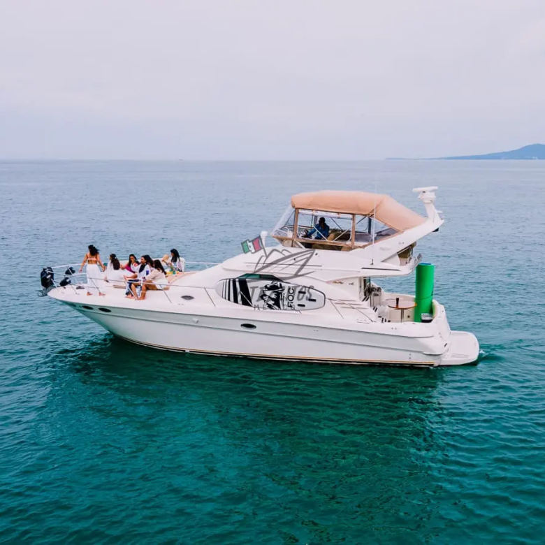Renta de barco en Puerto Vallarta: Yate Good Boy de lujo - 016