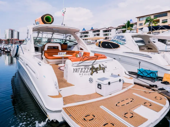 Yacht rental Vallarta – Mr. Lucky Sundancer - 0004