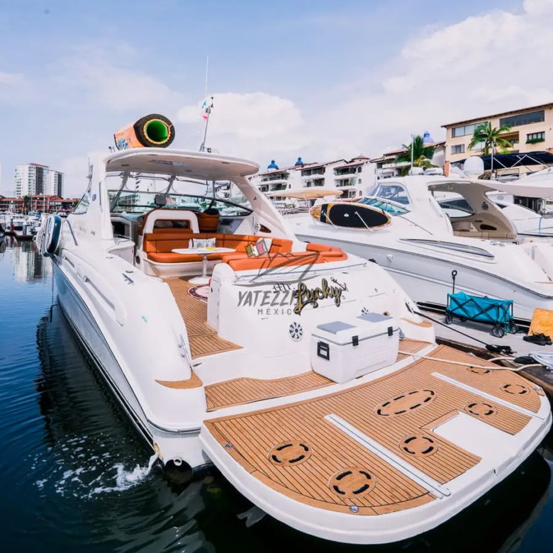 Yacht rental Vallarta – Mr. Lucky Sundancer - 0004