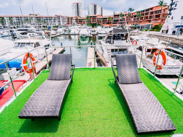 Boat rental Puerto Vallarta | My Christopher Bertram 60ft - 002