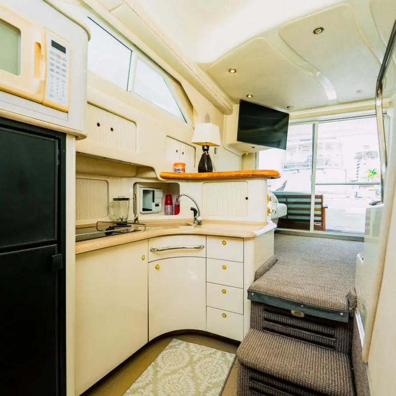 Yacht Rental Puerto Vallarta – Praiano Sea Ray 42″ - 009