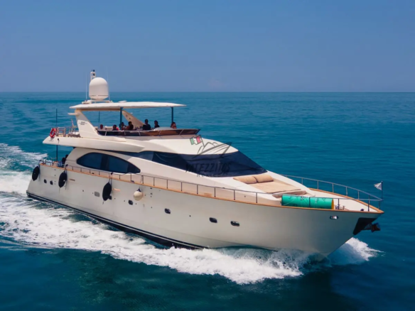 Puerto Vallarta Yacht Charters - Viva La Vie 85" - 02