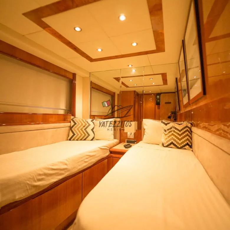 Puerto Vallarta Yacht Charters - Viva La Vie 85" - 06