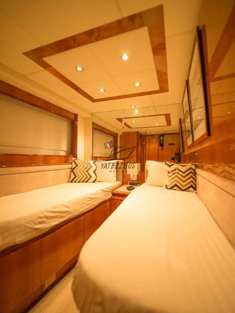 Puerto Vallarta Yacht Charters - Viva La Vie 85" - 06