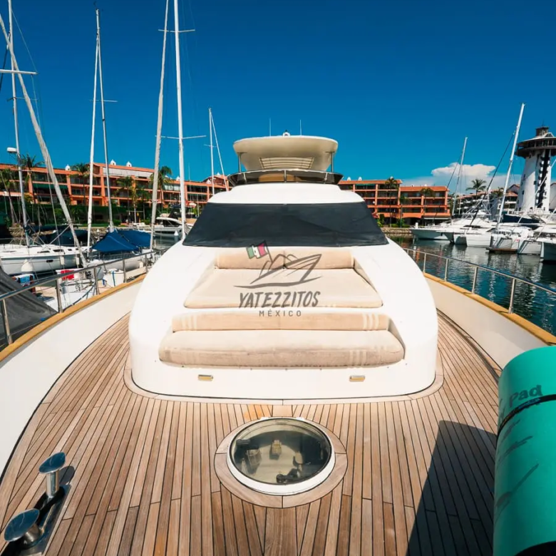 Puerto Vallarta Yacht Charters - Viva La Vie 85" - 17