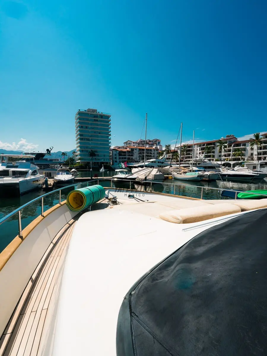 Puerto Vallarta Yacht Charters - Viva La Vie 85" - 18
