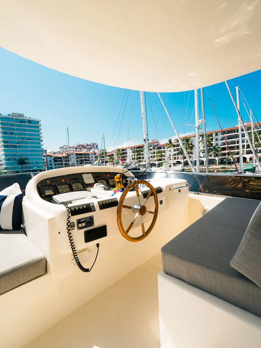 Puerto Vallarta Yacht Charters - Viva La Vie 85" - 20