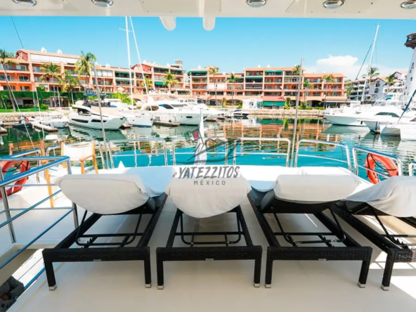 Puerto Vallarta Yacht Charters - Viva La Vie 85" - 23