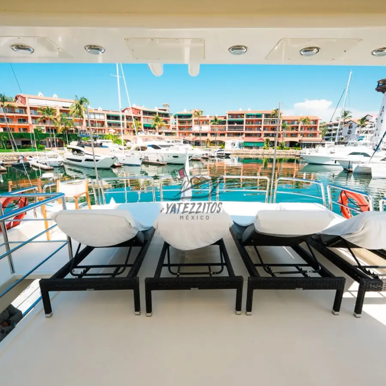 Puerto Vallarta Yacht Charters - Viva La Vie 85" - 23