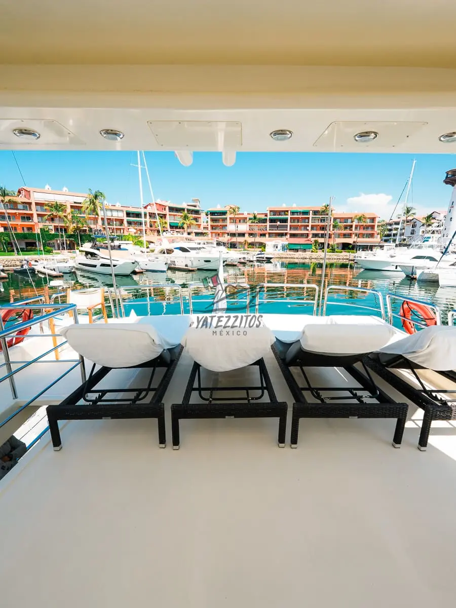 Puerto Vallarta Yacht Charters - Viva La Vie 85" - 23