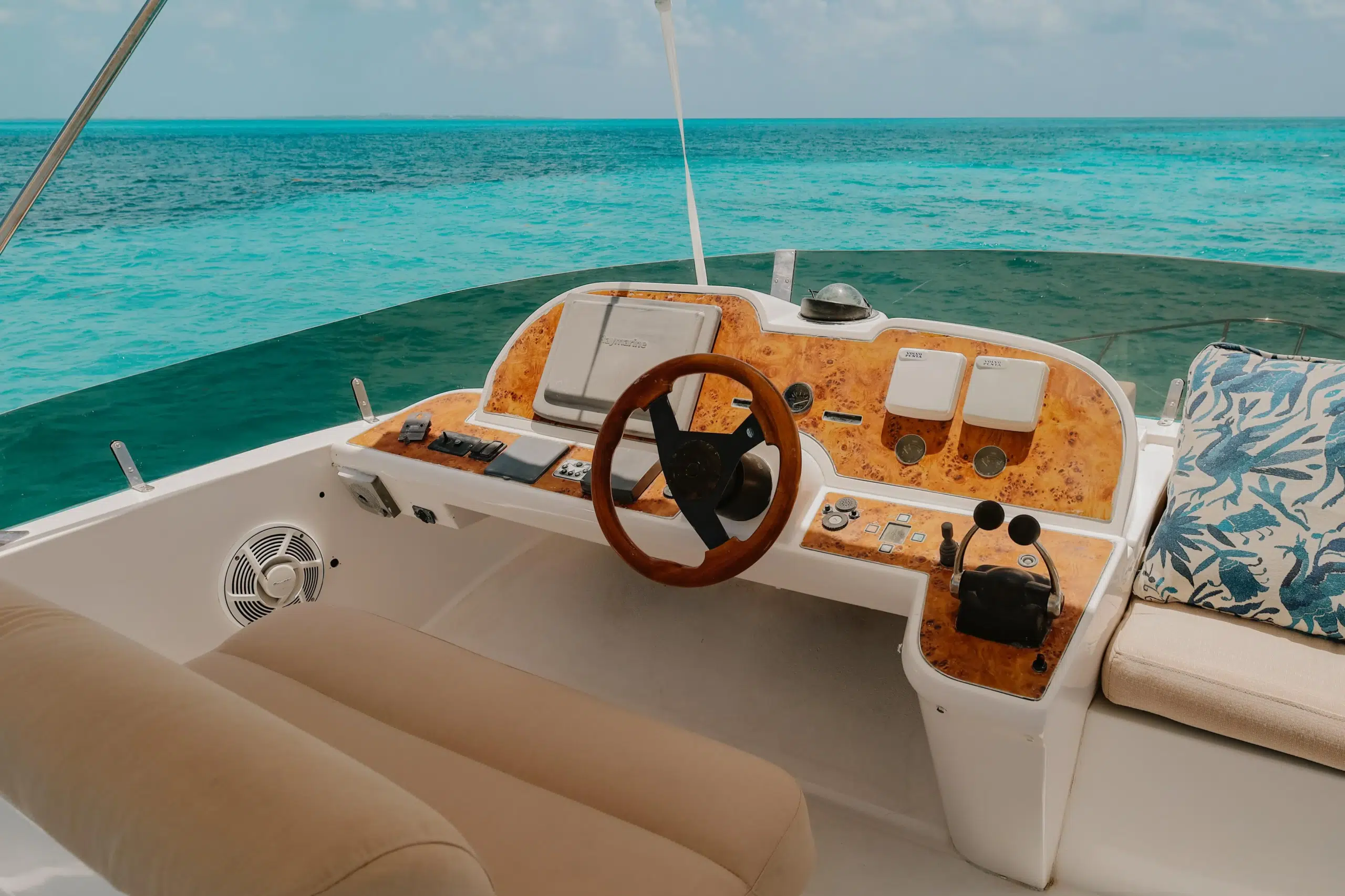 WhatsApp-Image-2026-01-17-at-3.45.51-PM-_6_ renta de yates en cancun precios -08