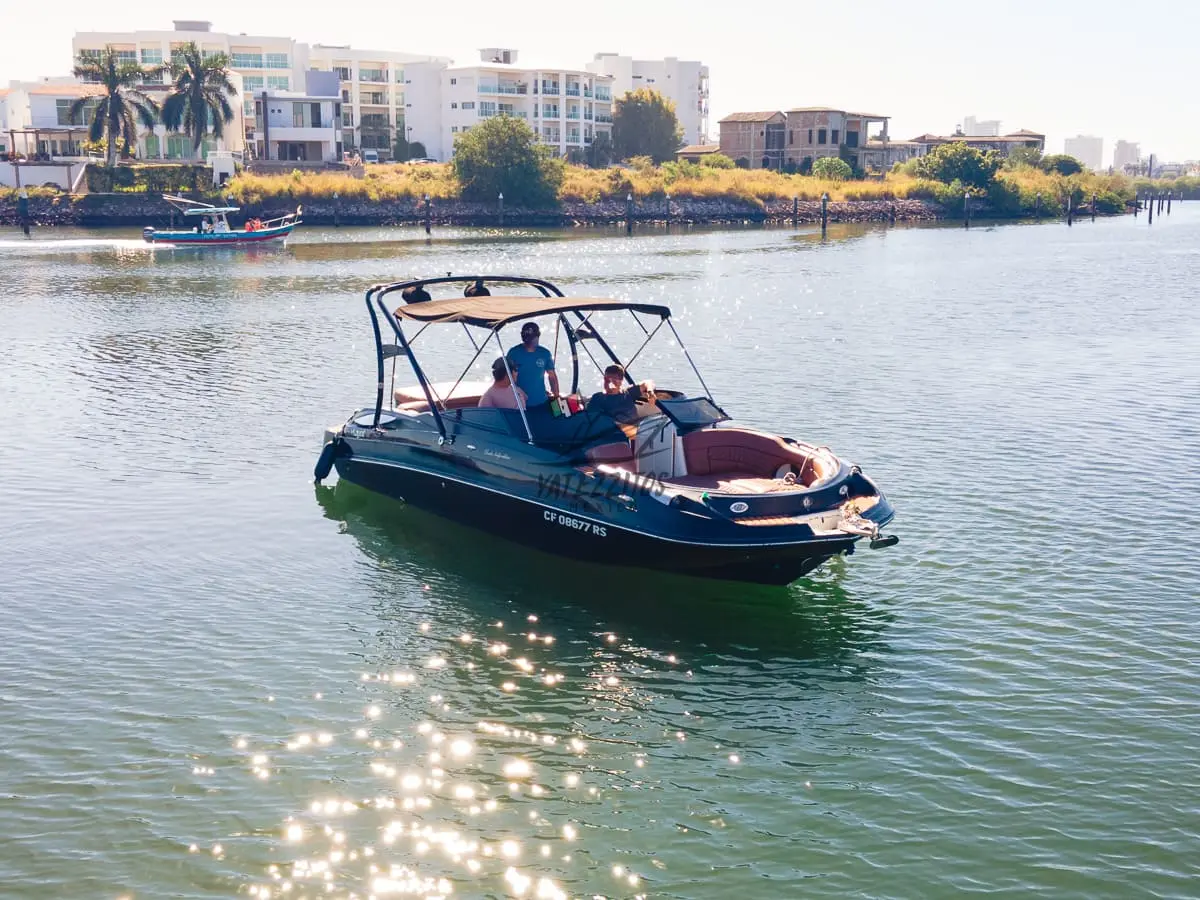 lancha-negra-fotos-piso-editada-con-mc-11