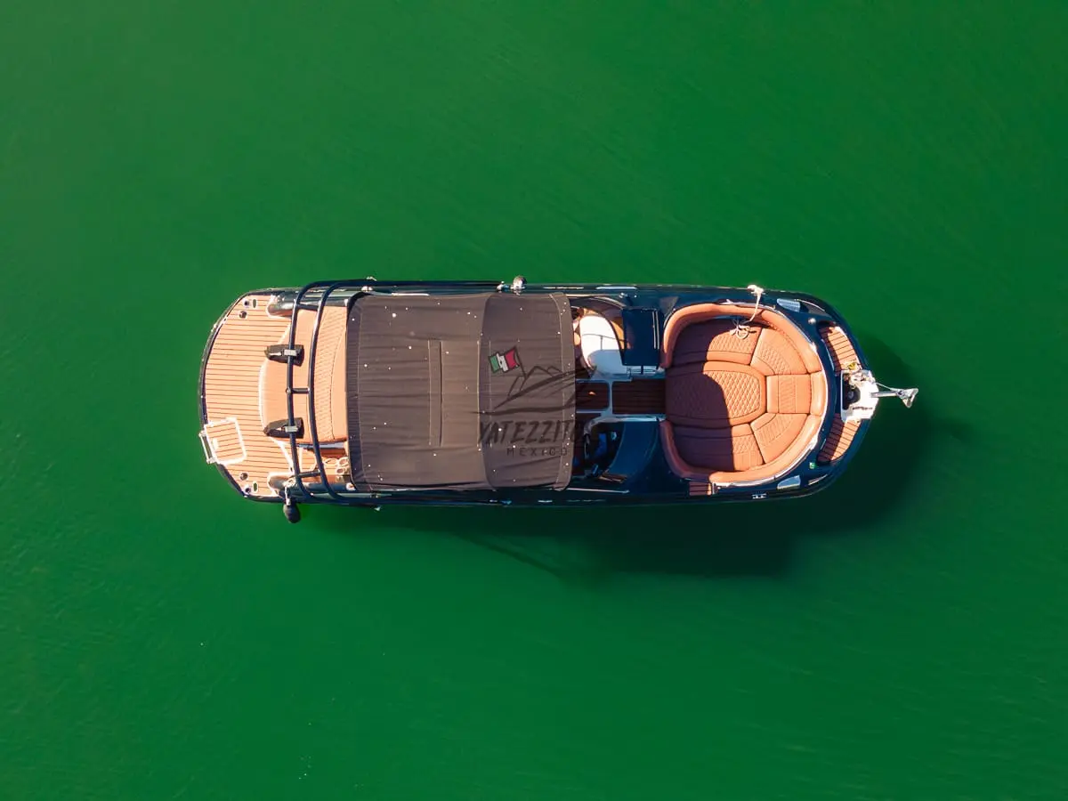 lancha-negra-fotos-piso-editada-con-mc-16