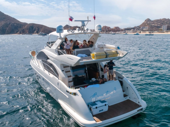 Fotografía de yate Azimut en Cabo San Lucas a bordo de Yate Azimut en Cabo San Lucas: Navega - Vista 5