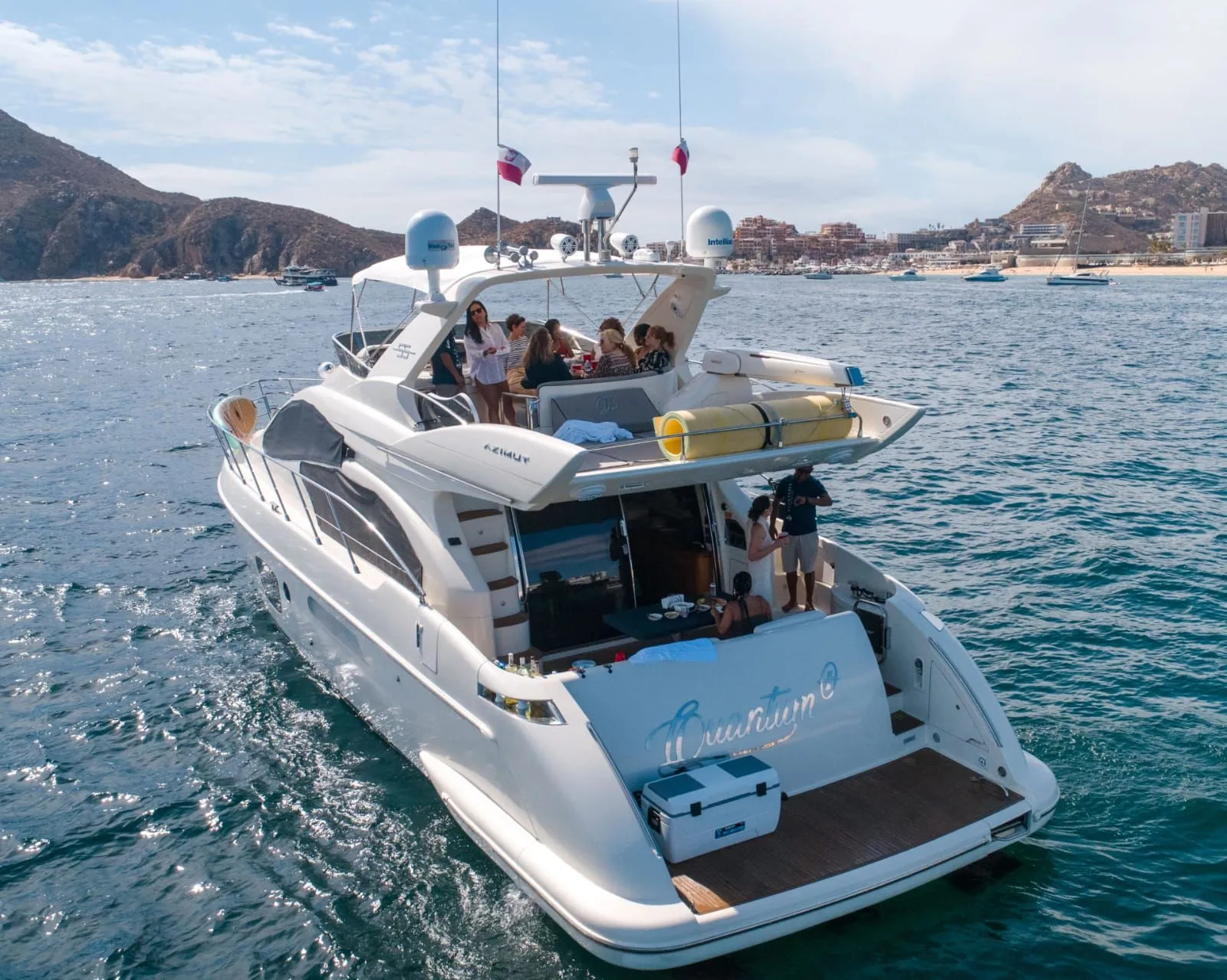 WhatsApp-Image-2026-02-03-at-9.46.48-AM-_2_ Fotografía de yate Azimut en Cabo San Lucas a bordo de Yate Azimut en Cabo San Lucas: Navega - Vista 5