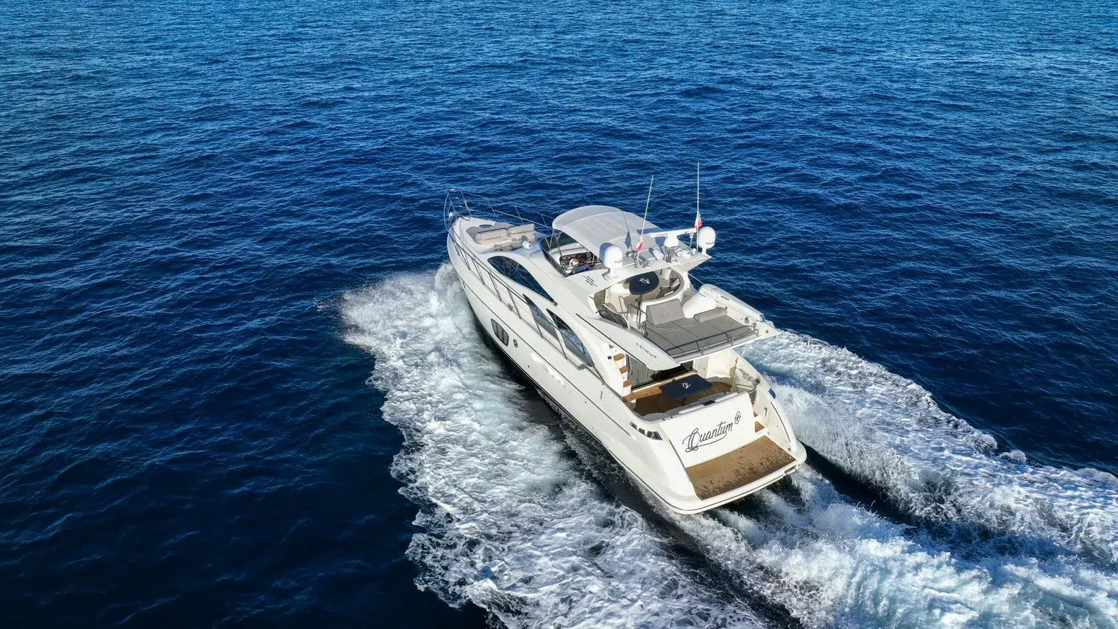 WhatsApp-Image-2026-02-03-at-9.46.49-AM-_7_ Fotografía de yate Azimut en Cabo San Lucas a bordo de Yate Azimut en Cabo San Lucas: Navega - Vista 15