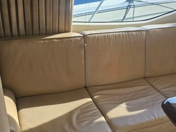 Fotografía de renta de yate Sea Ray en Cabo San Lucas a bordo de Yate Sea Ray en Cabo San Lucas: Varuna Fly 42ft - Vista 3