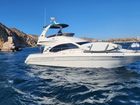 Fotografía de renta de yate Sea Ray en Cabo San Lucas a bordo de Yate Sea Ray en Cabo San Lucas: Varuna Fly 42ft - Vista 6
