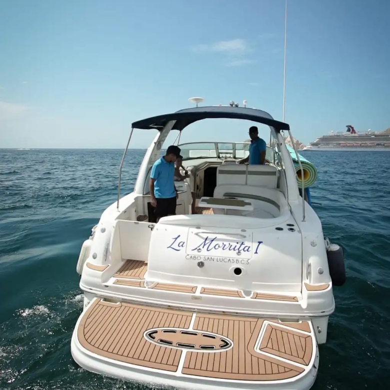 Fotografía de yate pequeño en Cabo San Lucas a bordo de Yate Pequeño en Cabo San Lucas: Renta Privada con La Morrita - Vista 4
