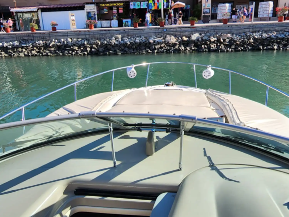 Fotografía de yate pequeño en Cabo San Lucas a bordo de Yate Pequeño en Cabo San Lucas: Renta Privada con La Morrita - Vista 6