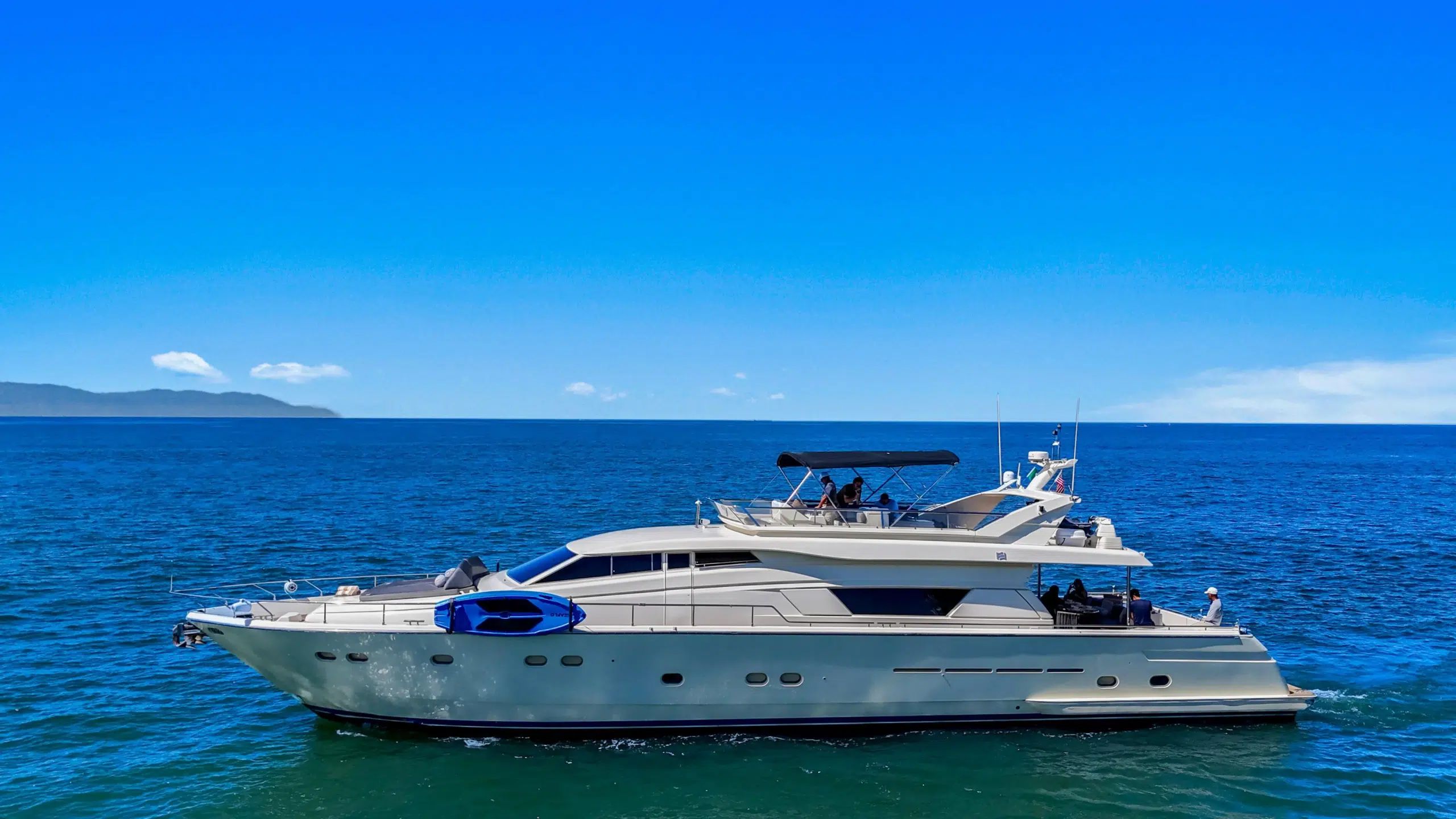 WhatsApp Image 2026-02-26 at 9.01.35 AM (4) yate de lujo en puerto vallarta -42