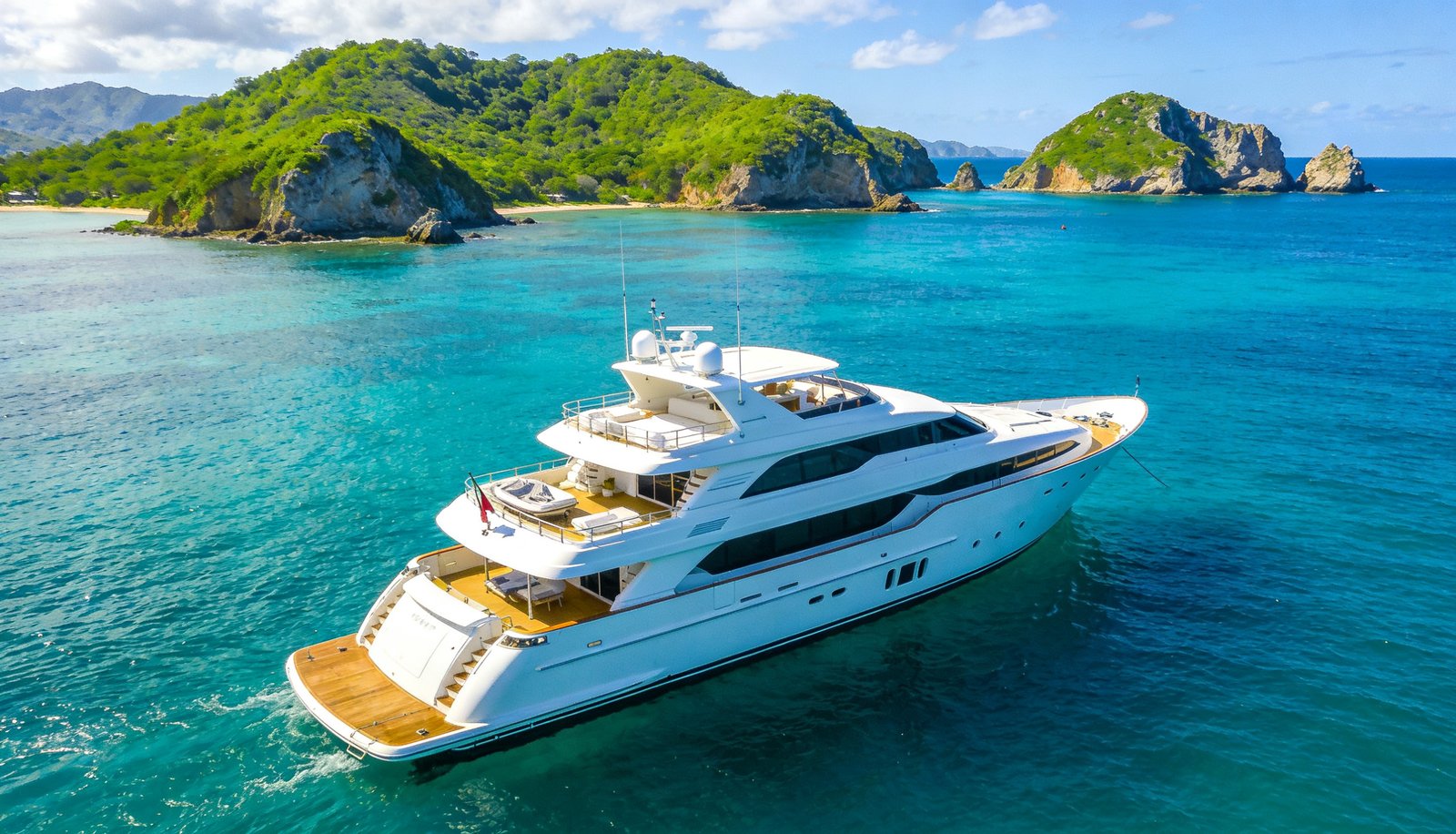 Things to do in Nuevo Vallarta: yacht in Banderas Bay and the Marietas Islands