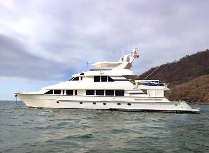 renta de yate de lujo en puerto vallarta -02